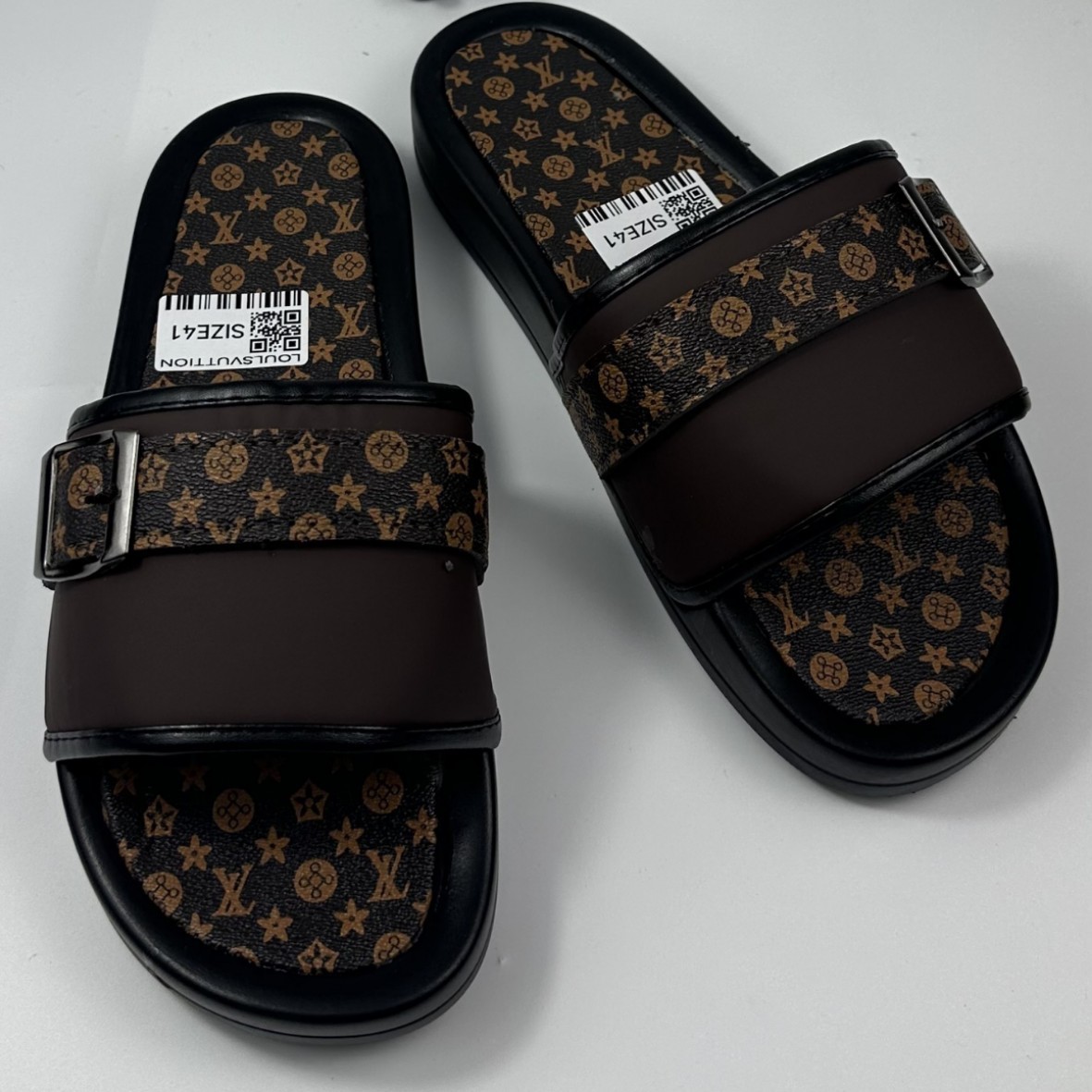 Free shipping 2026 Summer New Casual Fashion Designer Sandals Letter Outdoor Home Beach Slippers For Men