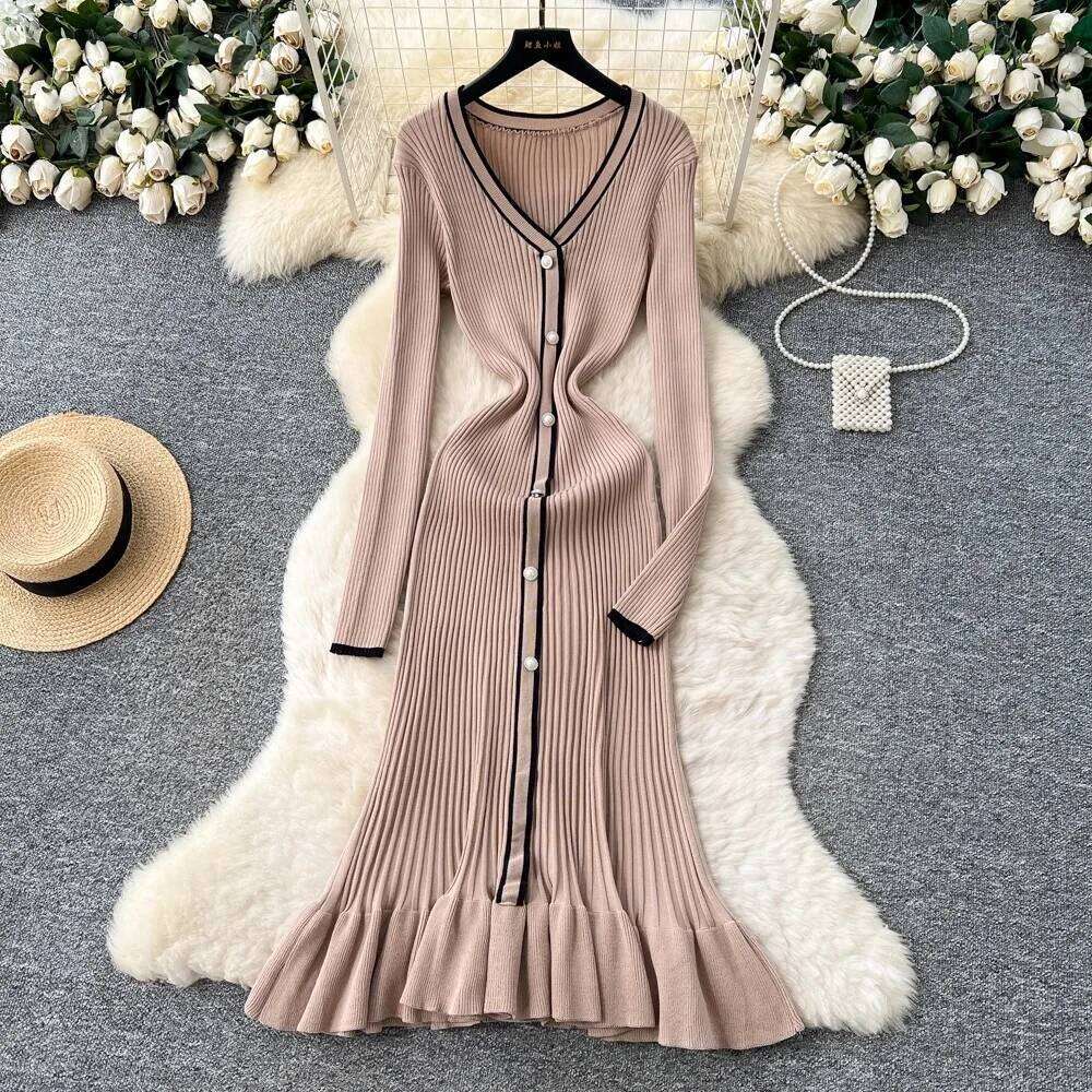 YuooMuoo Brand Fashion Aesthetic Ruffle Knitted Maxi Autumn Winter Women Luxury V-neck Single-breasted Shirt Sweater Dress XJ260225