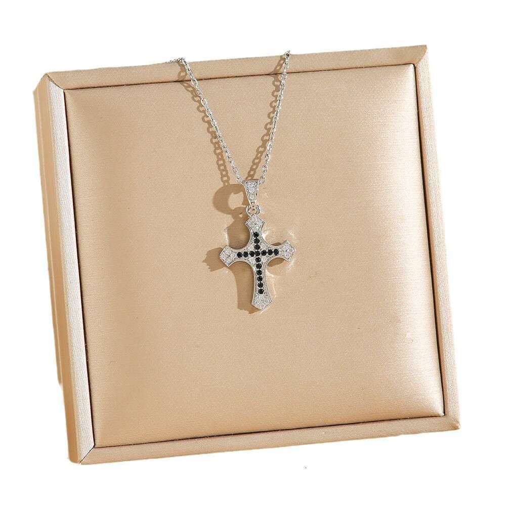 Cross Twist Necklace Pendant Fashionable Trendy Collarbone Chain