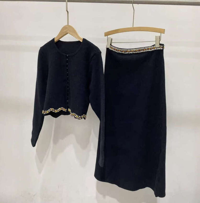 2026 Autumn New Women's Elegant Black Diamond Brushed Knitted Cardigan Skirt Set