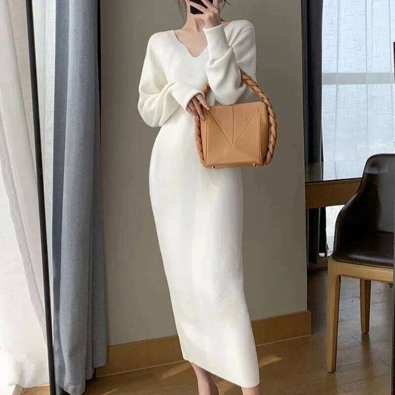 White Women's 2024 Autumn Winter New French Style Dresses Vintage Elegant V-neck All-match Fashion Knitted Dress XJ260225