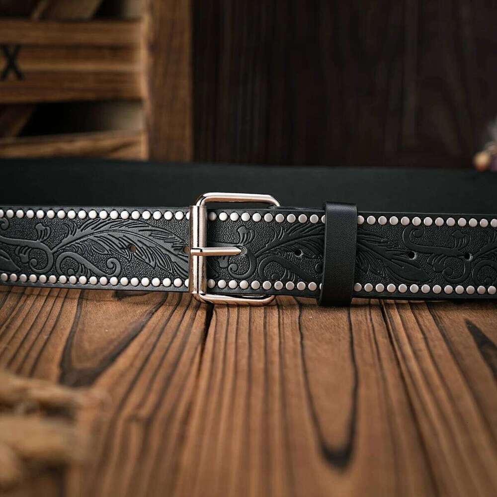 A men's and women's retro metal buckle casual style riveted brown PU belt suitable for daily business attendance four seasons Y260225