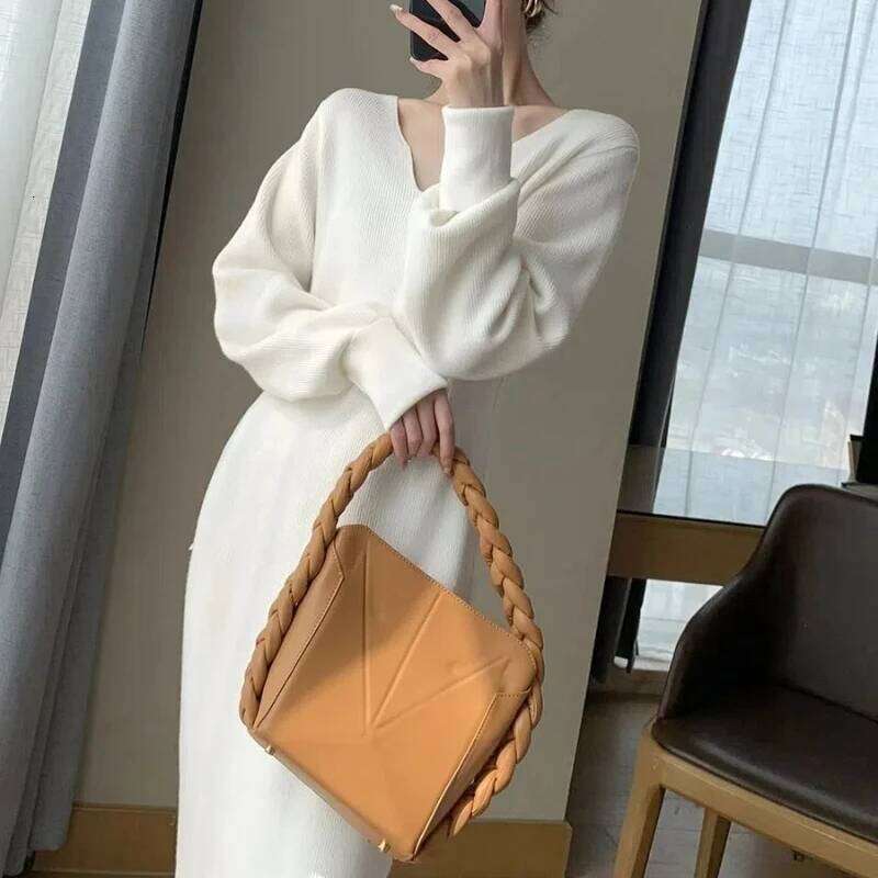 White Women's 2024 Autumn Winter New French Style Dresses Vintage Elegant V-neck All-match Fashion Knitted Dress XJ260225