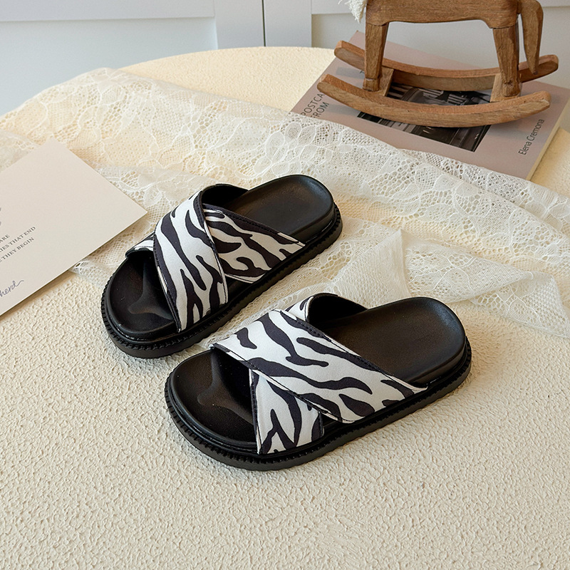 Kids Casual Boys Shoes slippers summer beach shoes Platform sandals with thick soles Versatile women's shoes