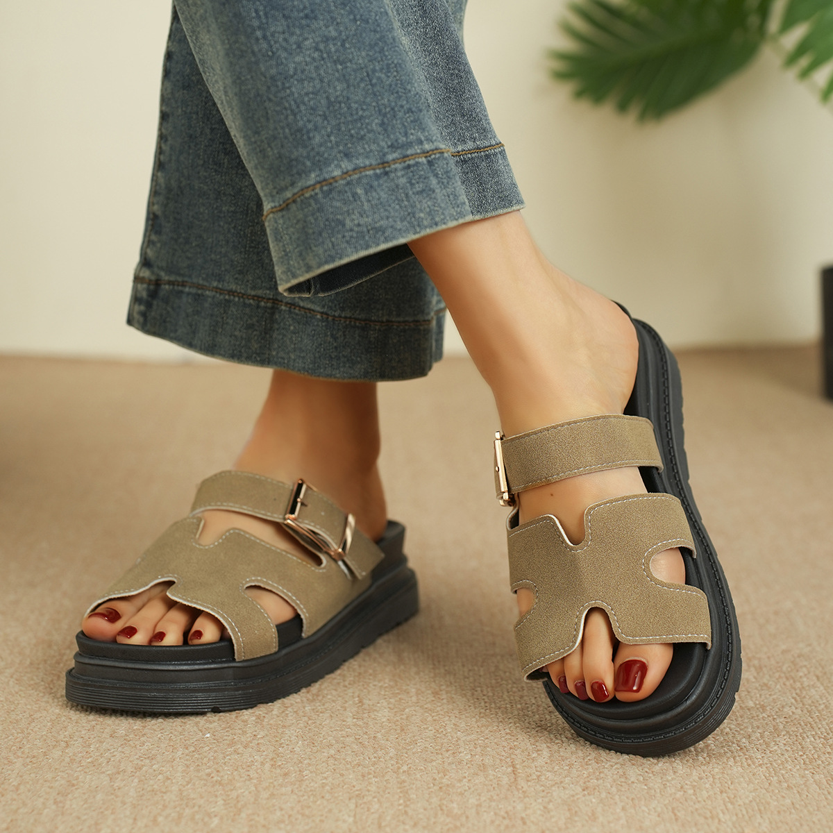 Free Shipping 2026 Summer New Design Large 36-43 Fashionable and Comfortable Thick Bottom Women's Slippers Outdoor Beach Versatile Casual Square 