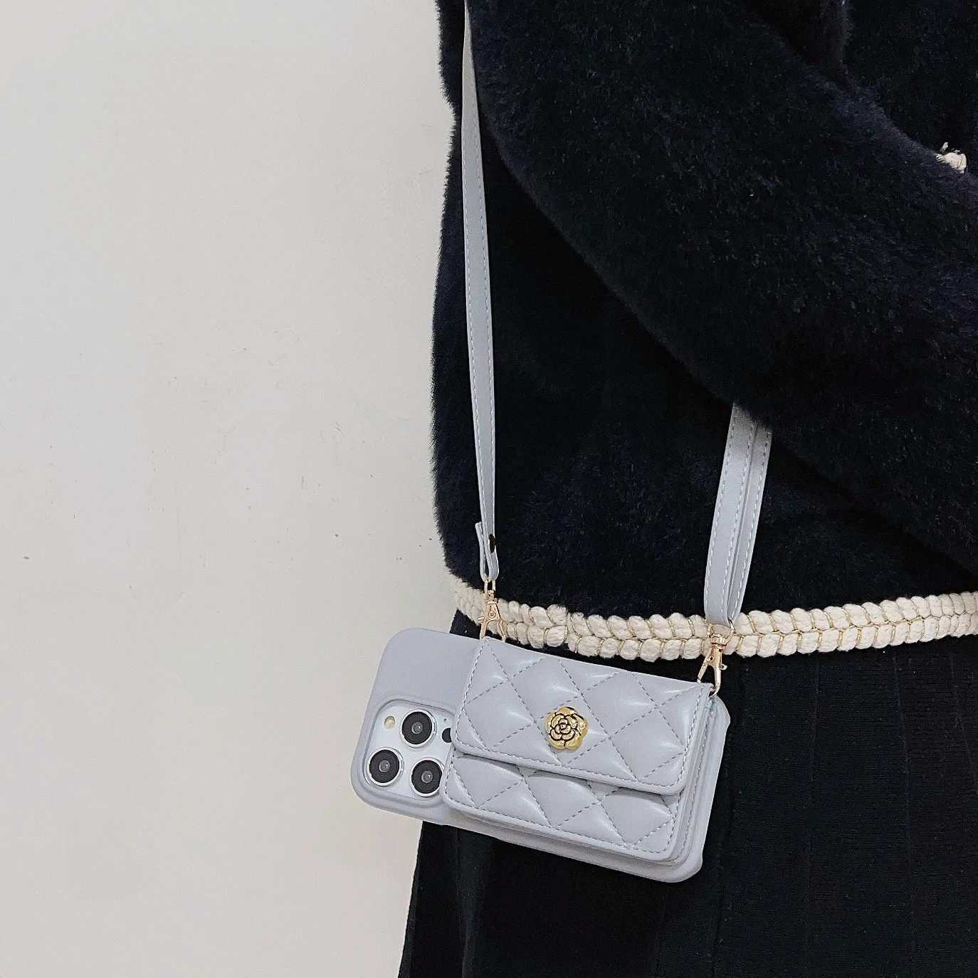 3D Floral Quilted Leather Phone Case with Wrist Strap Card Holder for iPhone 14 15 16 17 Pro Max PlusT260225