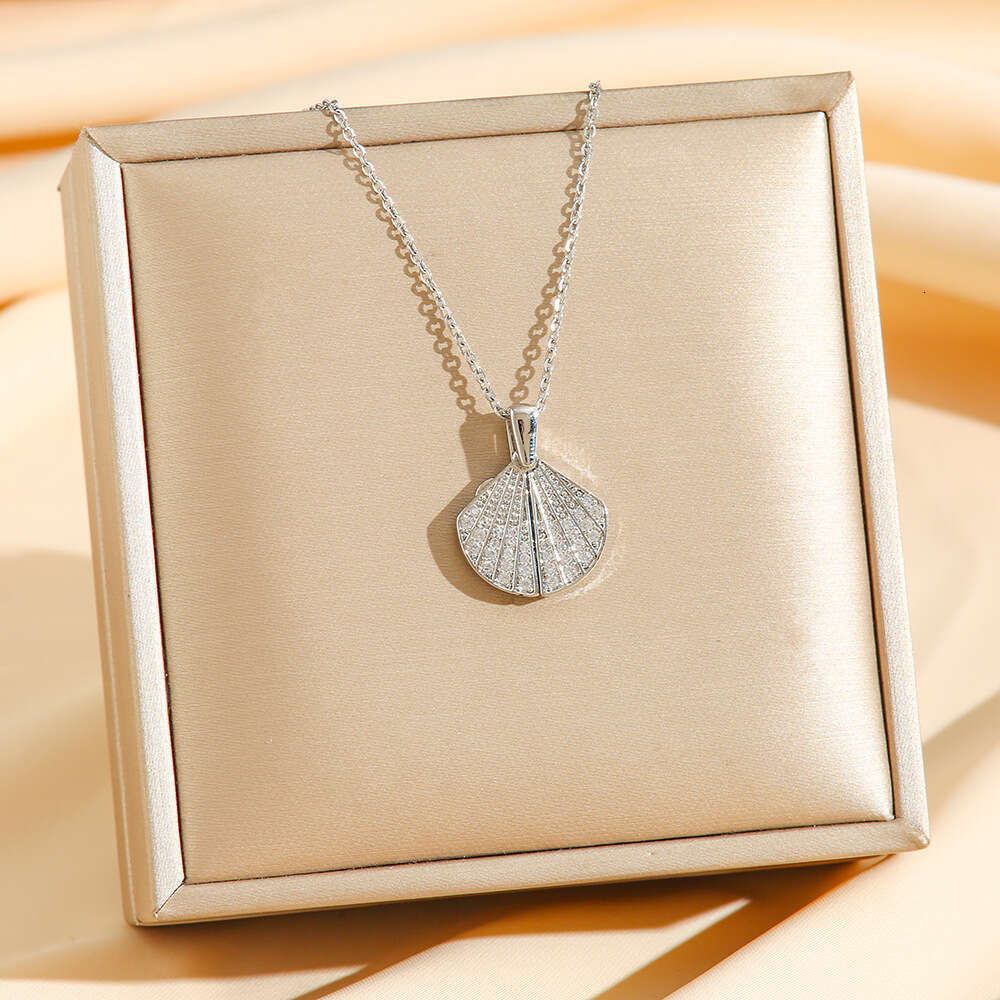 Micro-Inlaid Full Diamond Openable Shell Titanium Steel Necklace Heart-Shaped Clavicle Chain