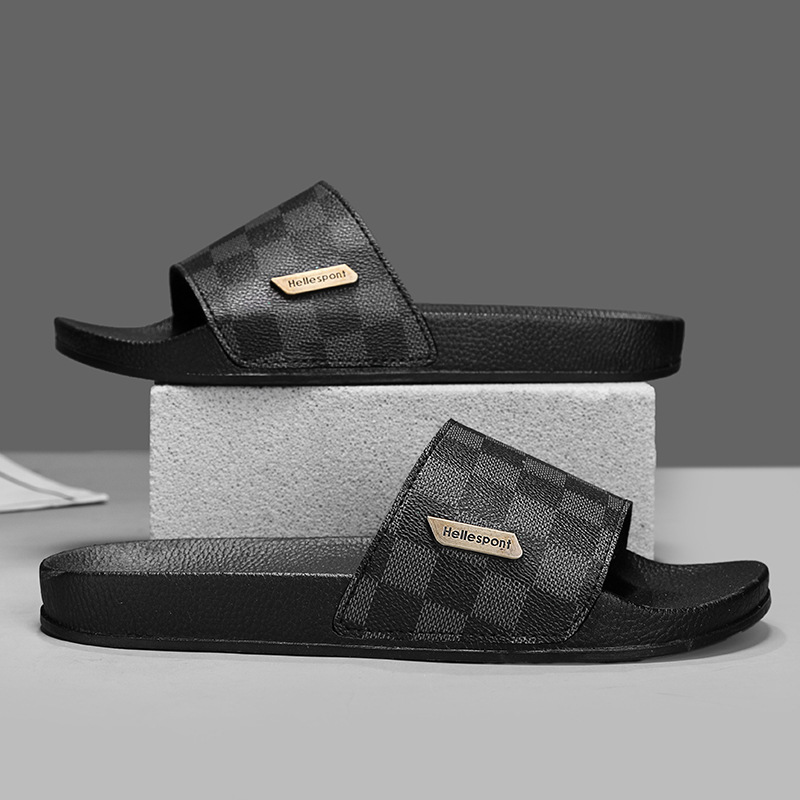 Free shipping 2026 Summer Classic Trendy Designer Slippers for Home and Outdoor Leisure Beach Shoes for Men