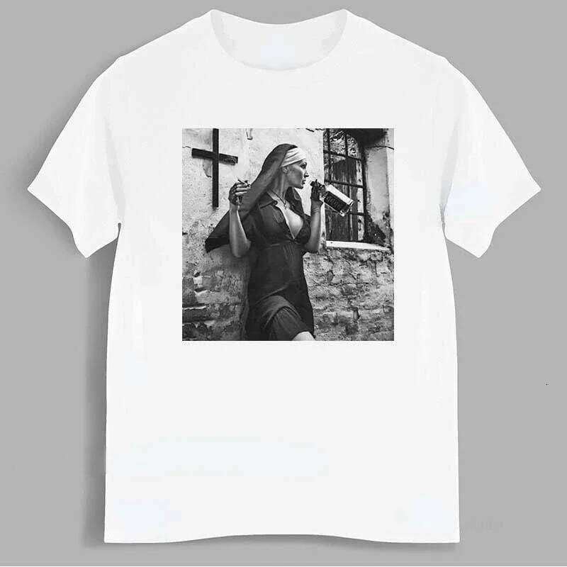 Graphic T Shirts Sexy Nun Smoking Cross Necklace Street Men's Fashion Retro Neutral Tshirt Ropa Hombre C260225