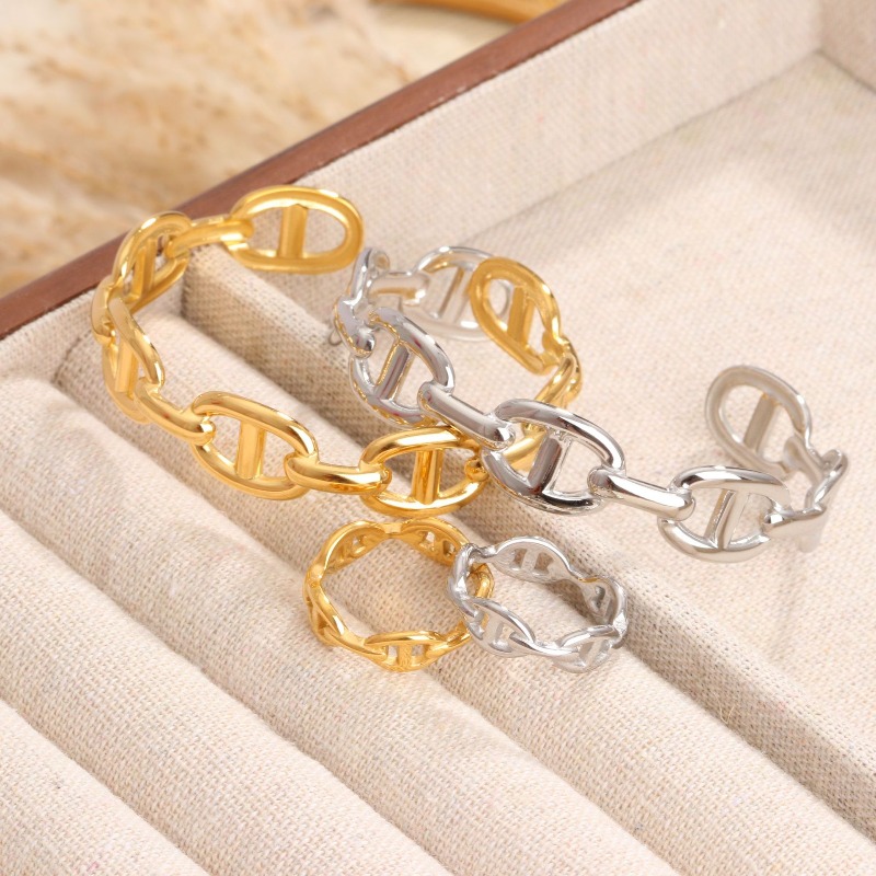 Pig Nose Jewelry Set designer 18K Gold Plated Titanium Steel Bracelet Ring Irregular C Shaped Open Bangle Vintage European American Fashion Jewelry Fo