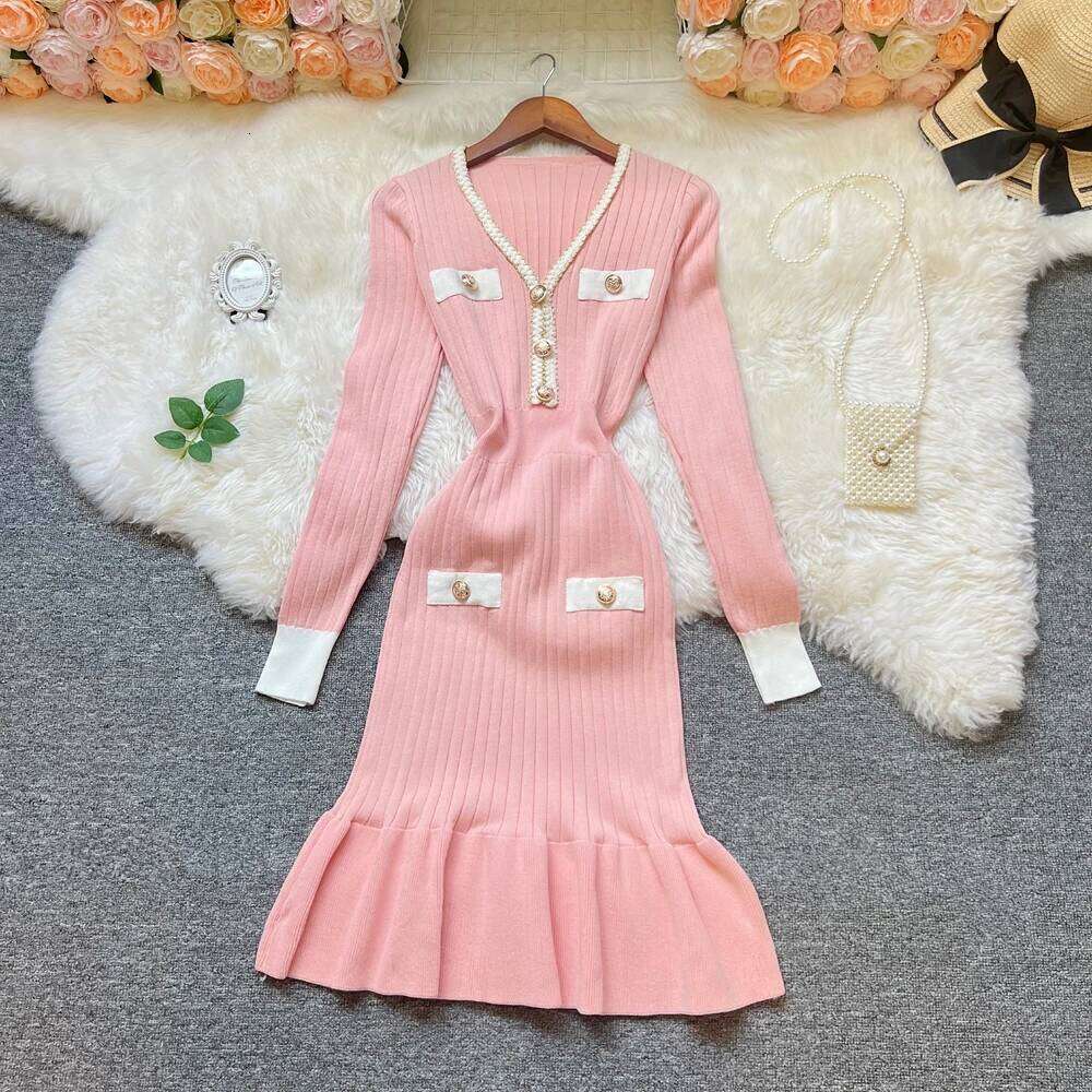 YuooMuoo Chic Fashion Knitted Mermaid 2025 Autumn Elegant V-neck Buttons Ribbed Bodycon Sweater Dress Lady Party Vestidos XJ260225