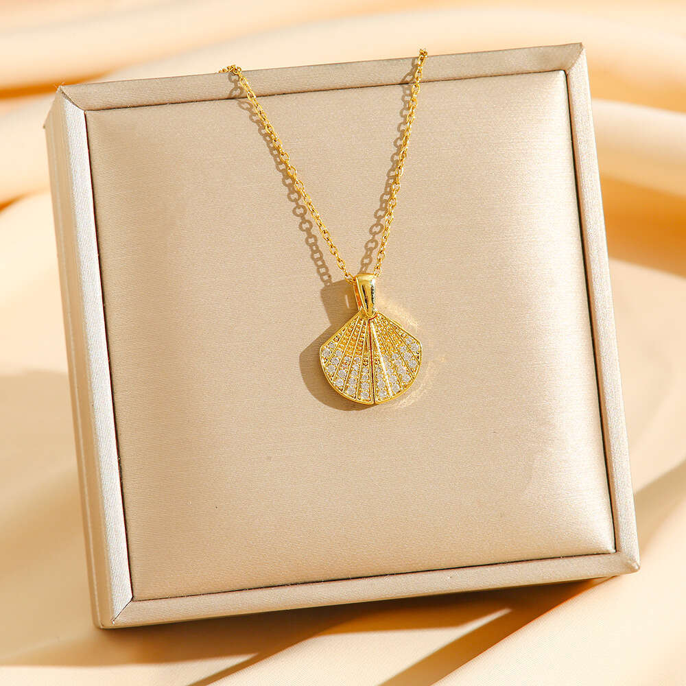 Micro-Inlaid Full Diamond Openable Shell Titanium Steel Necklace Heart-Shaped Clavicle Chain