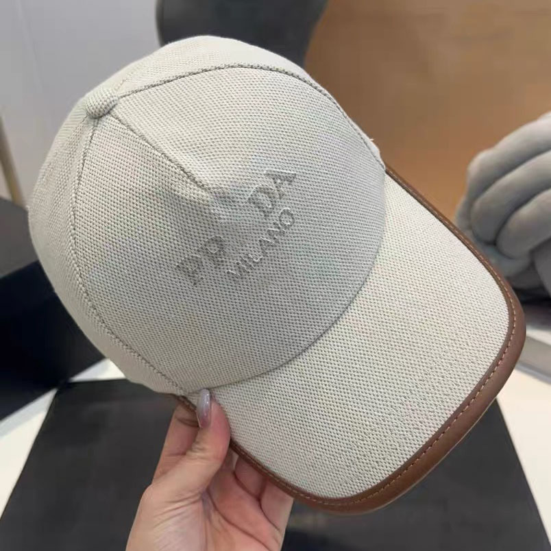 designer cap women embroidered label baseball hat Male and female duckbill caps Classic casual sun shading simple versatile