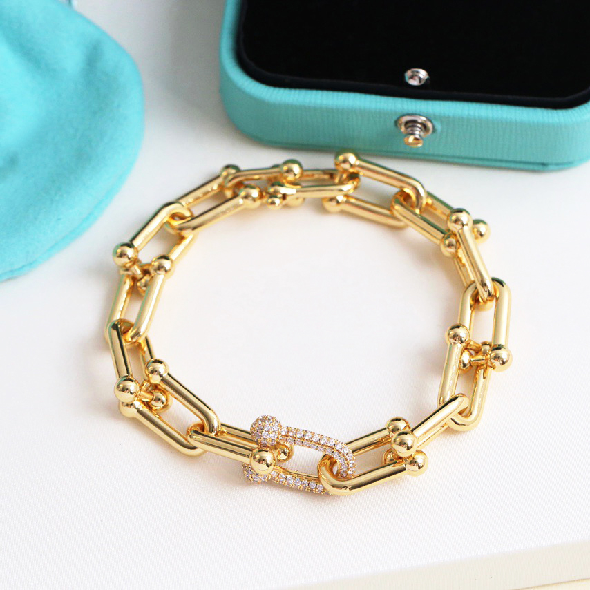 designer bracelet for Women charm bracelet Trendy fashion High end feel String of Beads Party Diamond High quality Jewelry Gift Wholesale