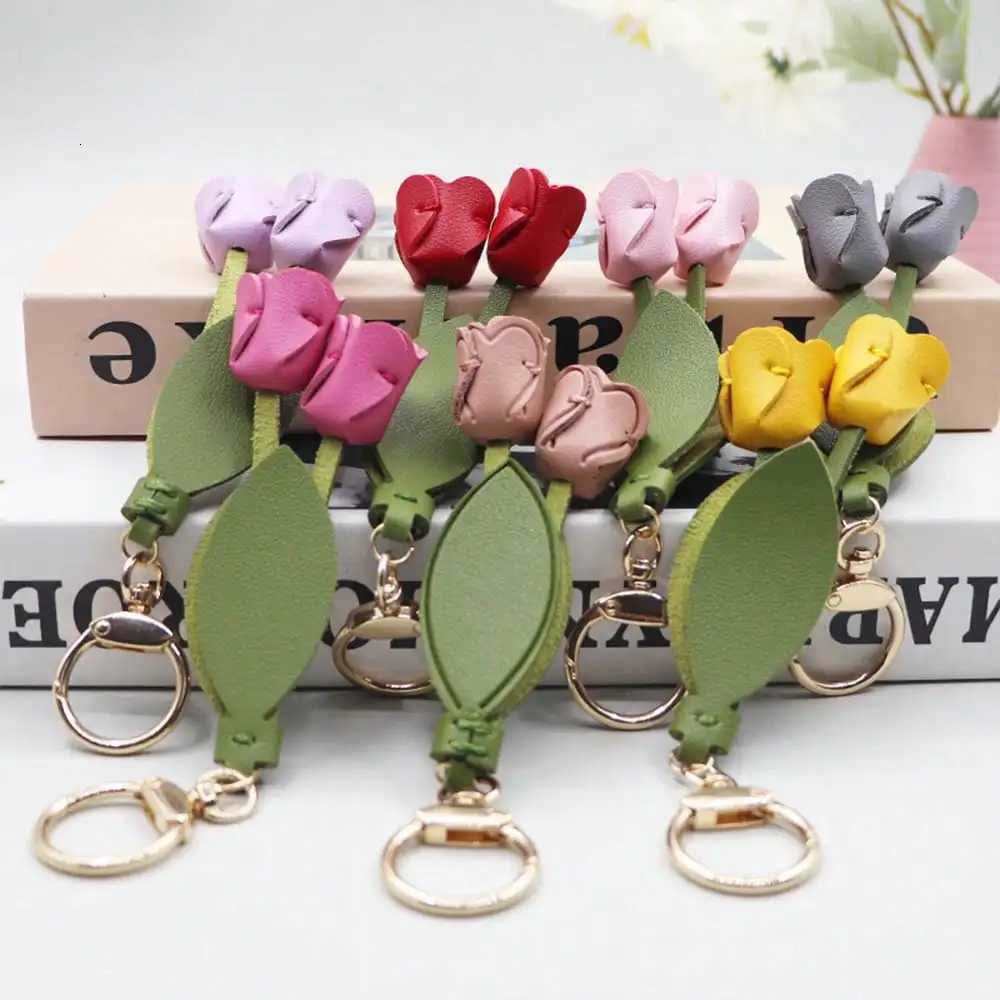 Fashion Tulip Bag Decoration PU Leather Leaf Flower Key Chain Fashion Cute Charm Creative Bag Pendant For Family/Friends Gift H260225