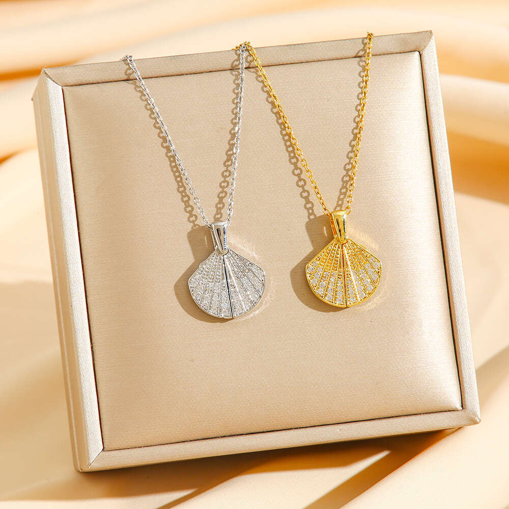 Micro-Inlaid Full Diamond Openable Shell Titanium Steel Necklace Heart-Shaped Clavicle Chain