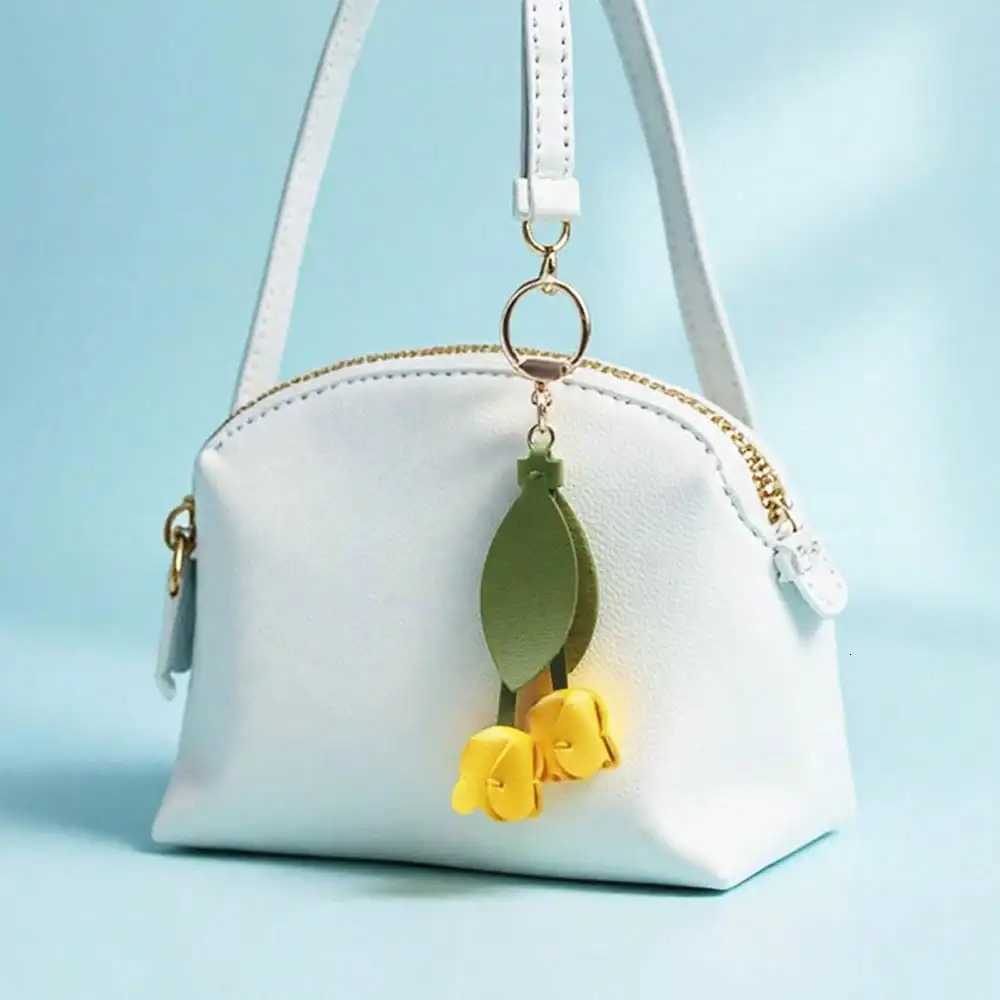 Fashion Tulip Bag Decoration PU Leather Leaf Flower Key Chain Fashion Cute Charm Creative Bag Pendant For Family/Friends Gift H260225
