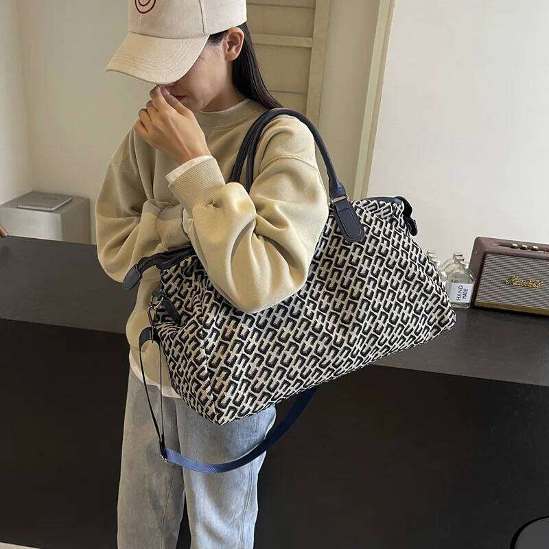 Handheld Bag Women Large Capacity Lightweight Short Distance Travel Luggage Portable Sports and Fitness for Going Out Y260225