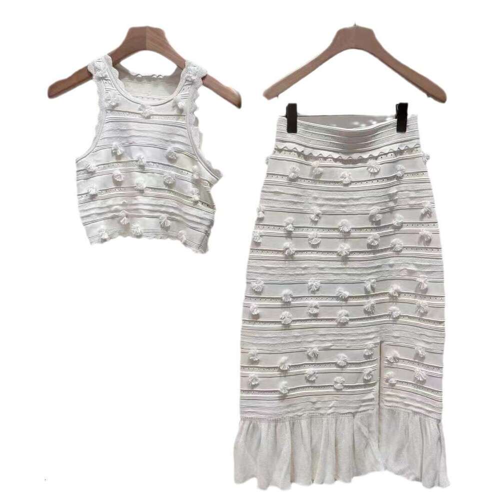 French Elegance S2026 Summer New Lace Trim Embroidered Knitted Sleeveless Camisole + Skirt