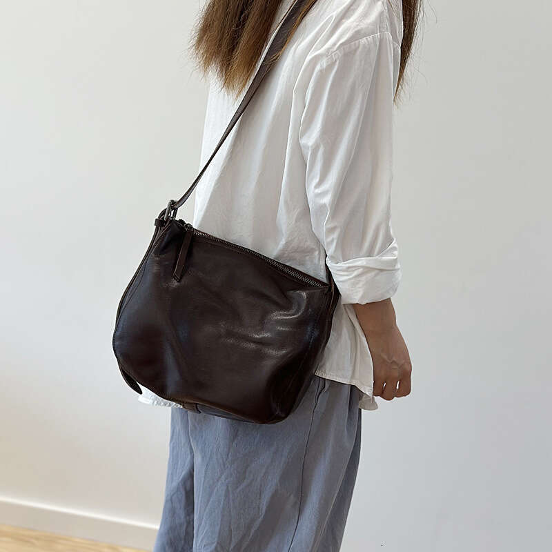 Luxury Shoulder Bags Totes New Japanese Vegetable Tanned Crossbody For Women Casual Style Single Genuine Leather High End Bucket Bag SENYY