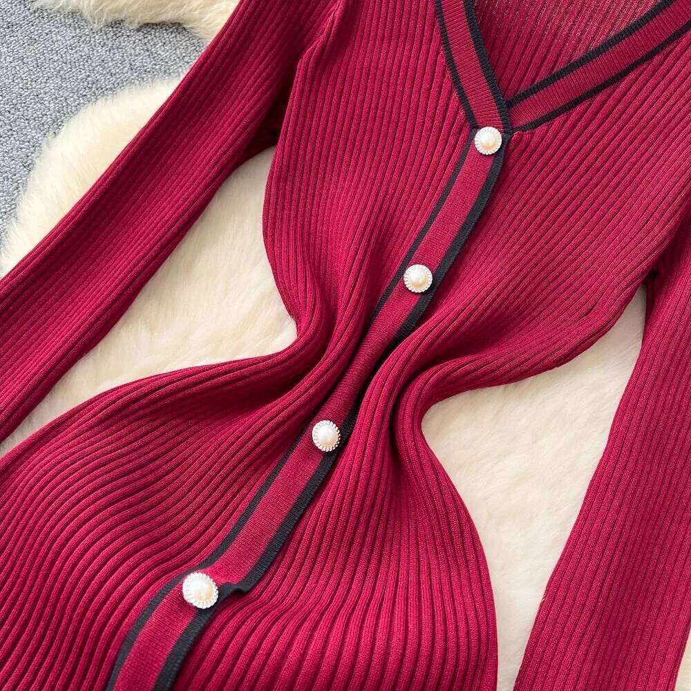 YuooMuoo Brand Fashion Aesthetic Ruffle Knitted Maxi Autumn Winter Women Luxury V-neck Single-breasted Shirt Sweater Dress XJ260225