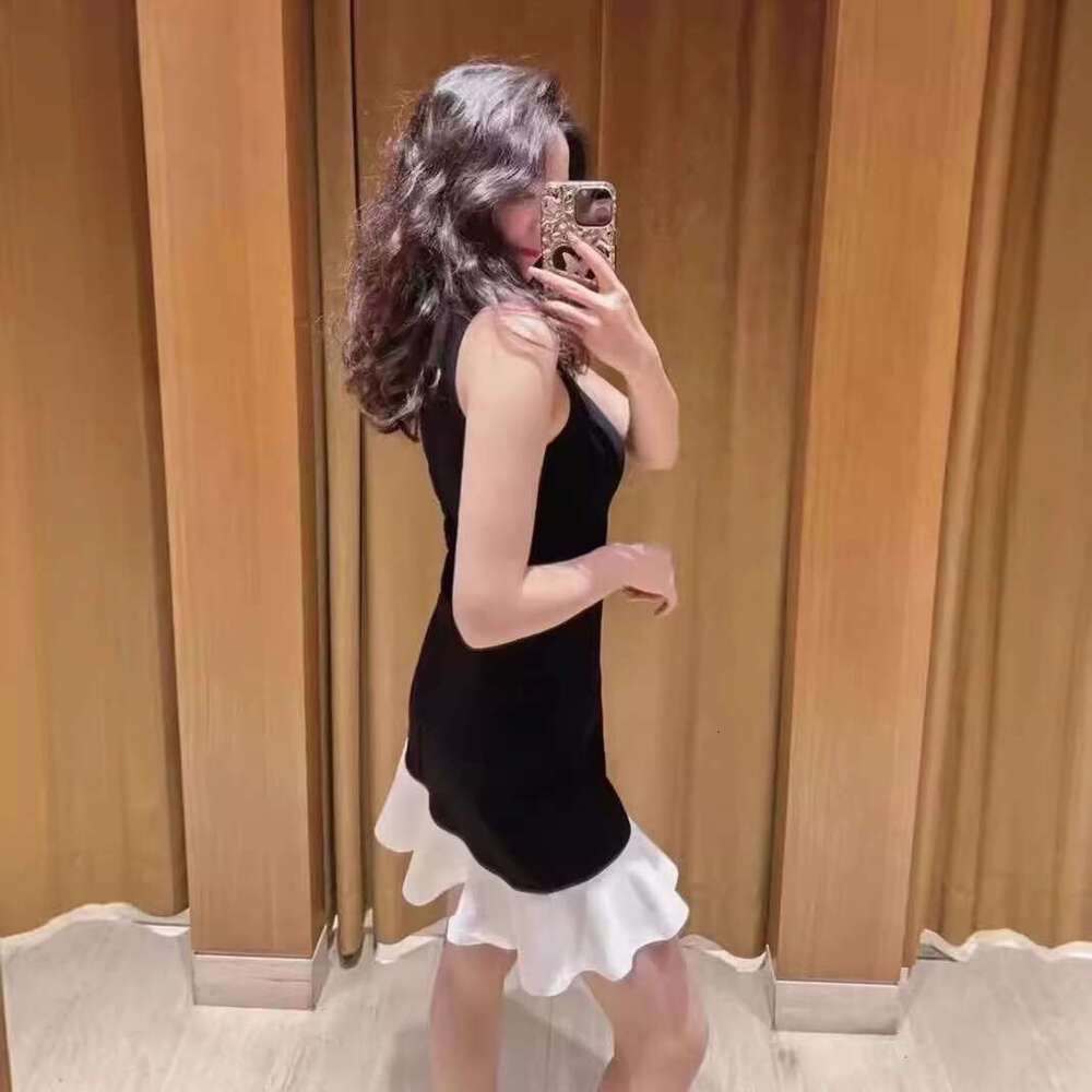 French Niche 2026 Spring Summer New Slim Fit Color-Block Ruffle Splicing Sleeveless Knitted Dress for Women S