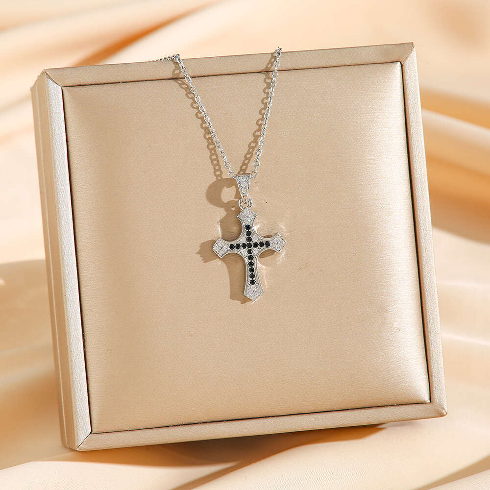 Cross Twist Necklace Pendant Fashionable Trendy Collarbone Chain