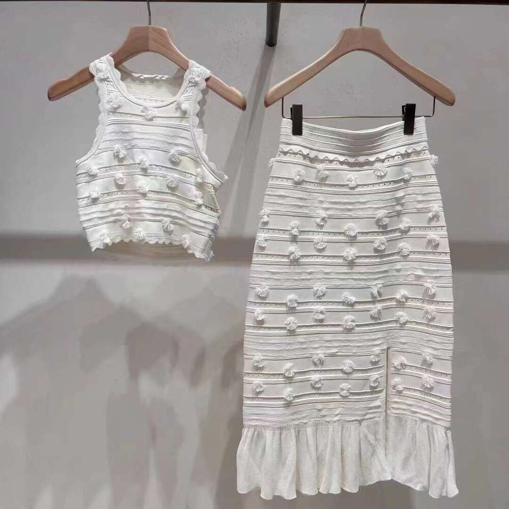 French Elegance S2026 Summer New Lace Trim Embroidered Knitted Sleeveless Camisole + Skirt