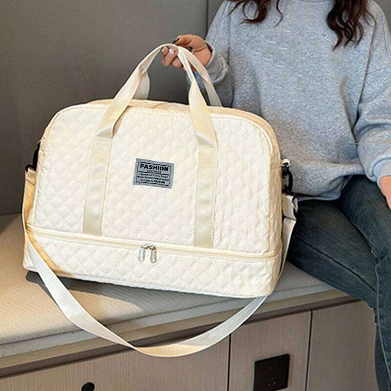 Sleek Multi-purpose Duffle for Daily Travel Stylish "FASHION" Emblem Quilted Lightweight Spacious Casual Functional Bag Y260225