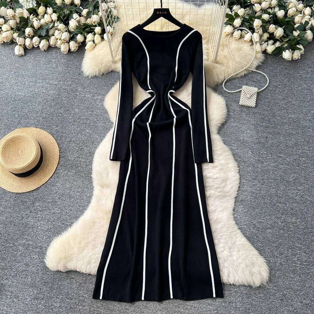YuooMuoo Dresses 2025 Woman French Style Luxury Patchwork Knitted One Piece Autumn Winter Lady Long Sleeve Maxi Dress XJ260225
