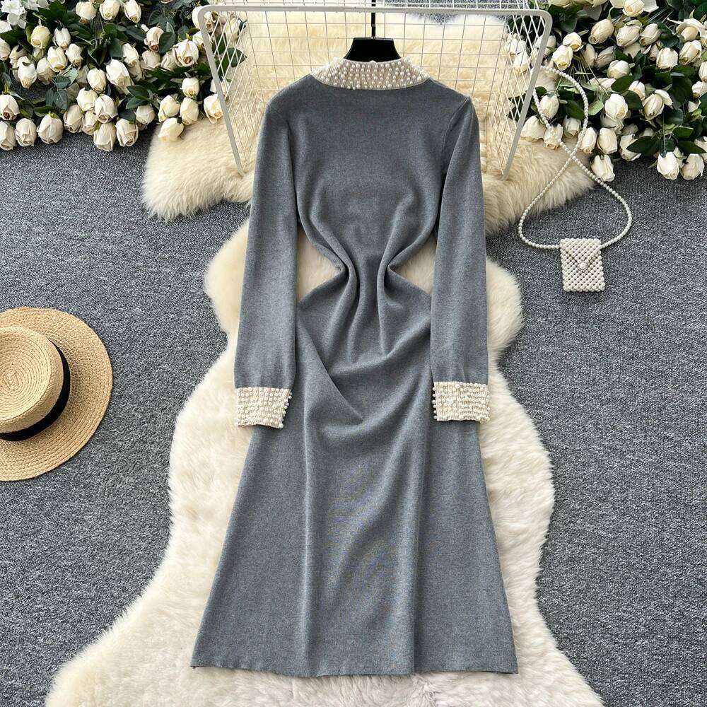 YuooMuoo Brand Fashion 2025 Autumn Winter Women Knitted Long Luxury Pearls O-neck A-line Sweater Dress Office Lady Vestido XJ260225