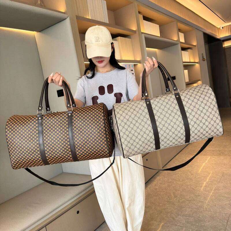 Large capacity PU leather women's handbag fitness crossbody travel bag sac de voyage large size luggage Y260225