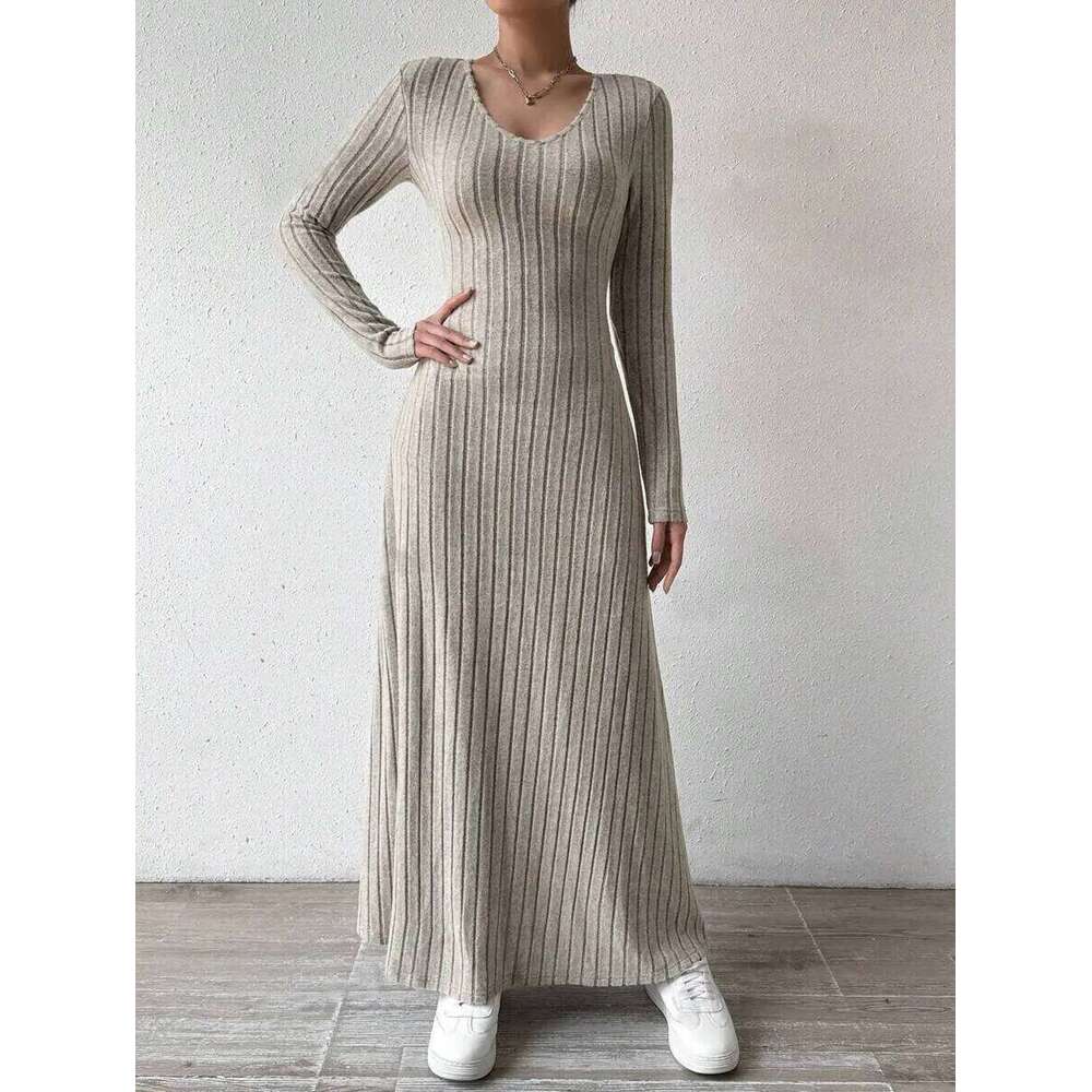 Women's Slim Fit Fashionable Knitted Long Sleeve A-Line Street Style Solid Color Maxi Dress XJ260225