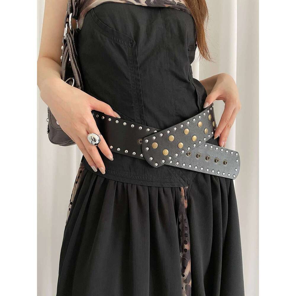 Retro Punk Style Rivet Women Wide Version With A Sense Of Design Versatile Waistband For Skirts Jeans And Leather Belt Y260225