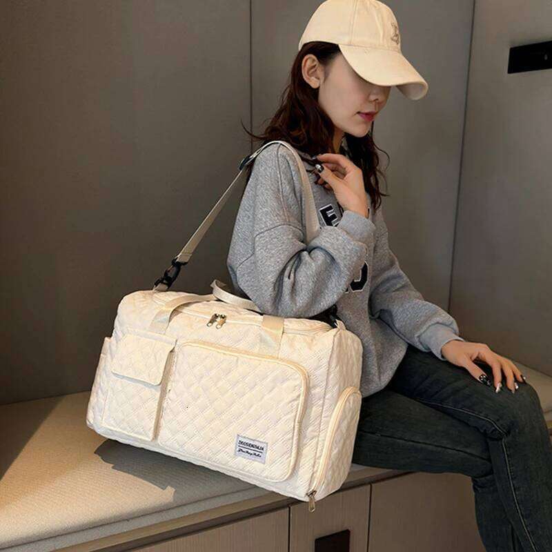 New Women's Travel Large Capacity Lightweight Fitness Bag Dry Wet Separation Unisex High Quality One Shoulder Handbag 2024 Y260225