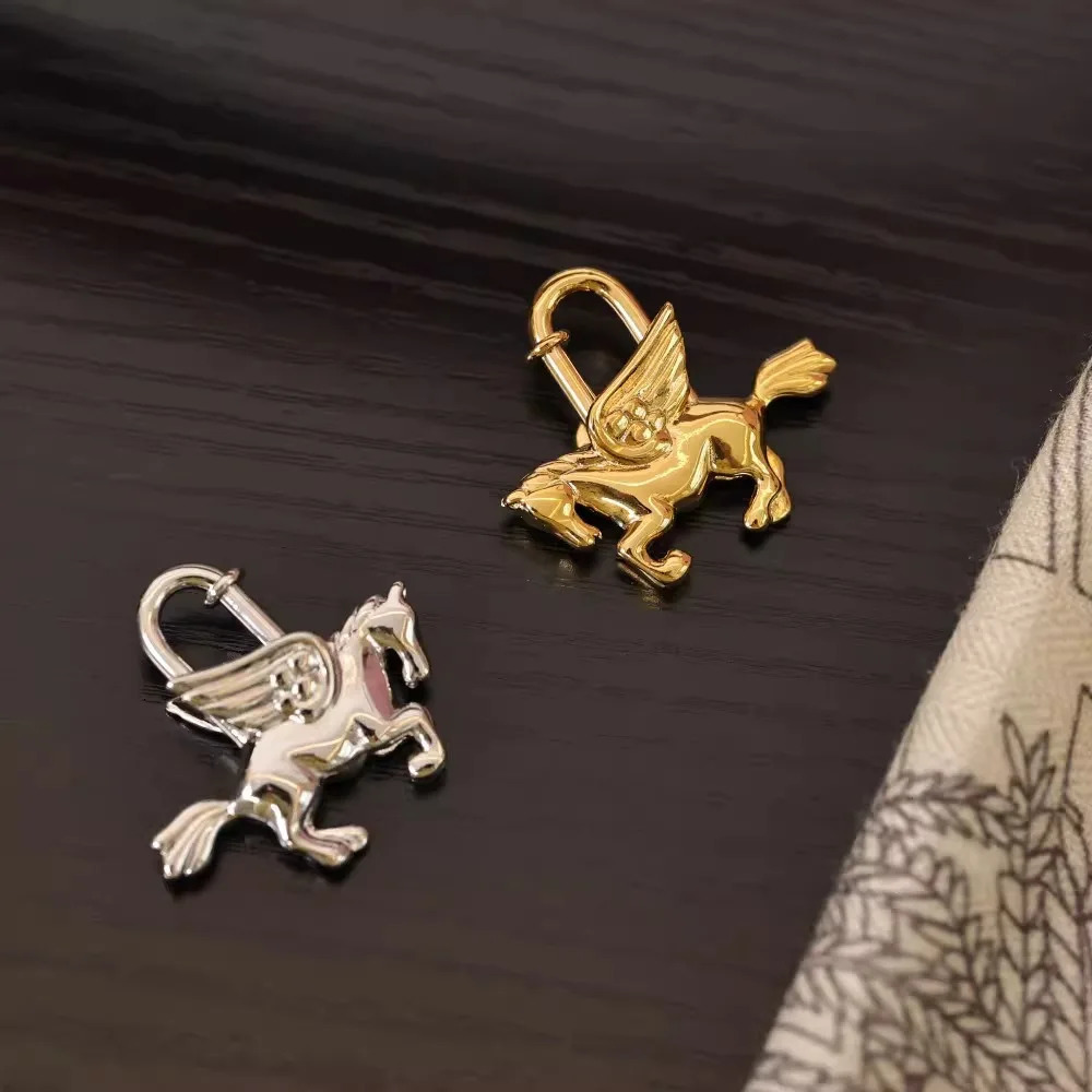 Bag Pendant for Bag Pegasus Lock Charm All-steel Animal Metal Lock Bag Pendant High-end Charm Necklace 260207