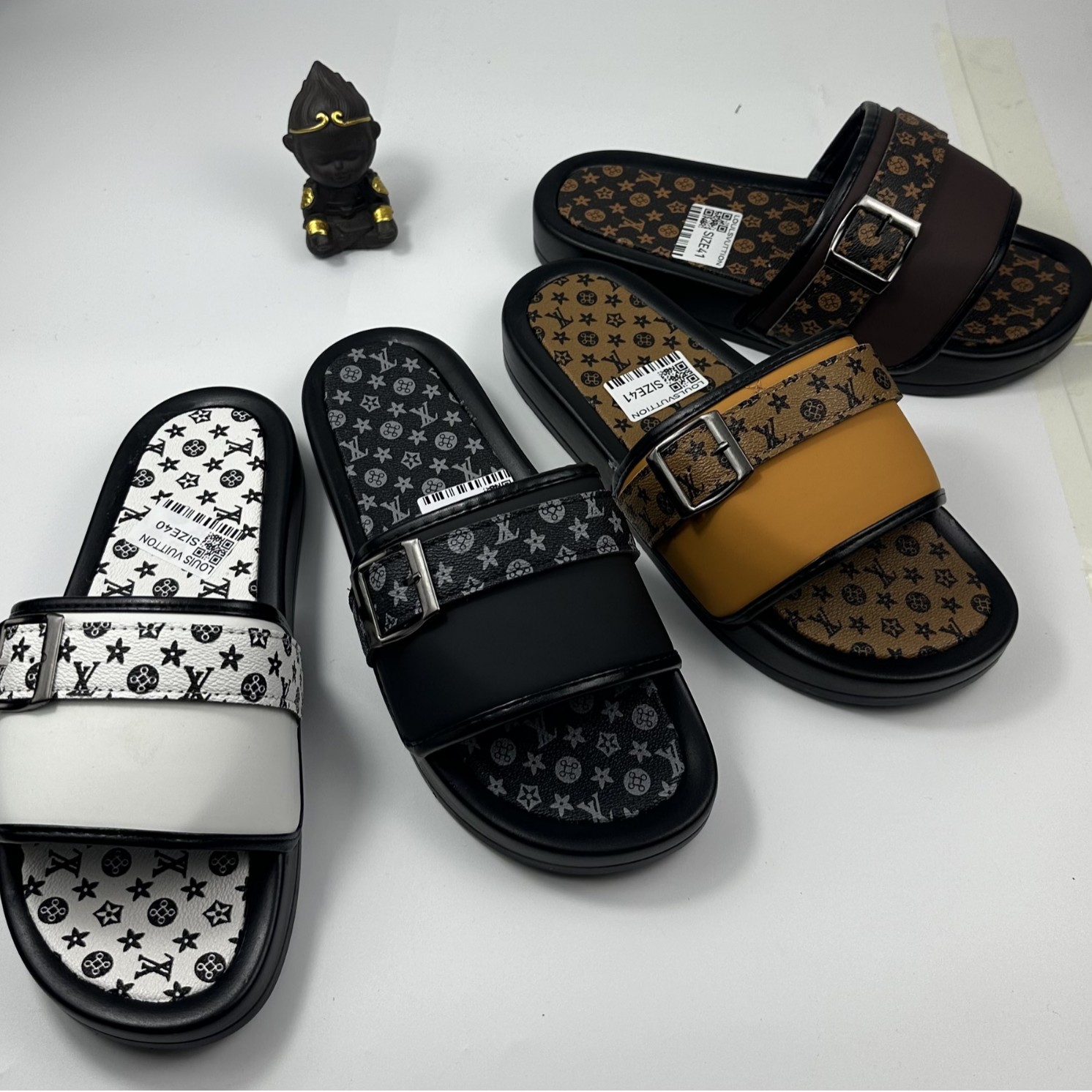 Free shipping 2026 Summer New Casual Fashion Designer Sandals Letter Outdoor Home Beach Slippers For Men