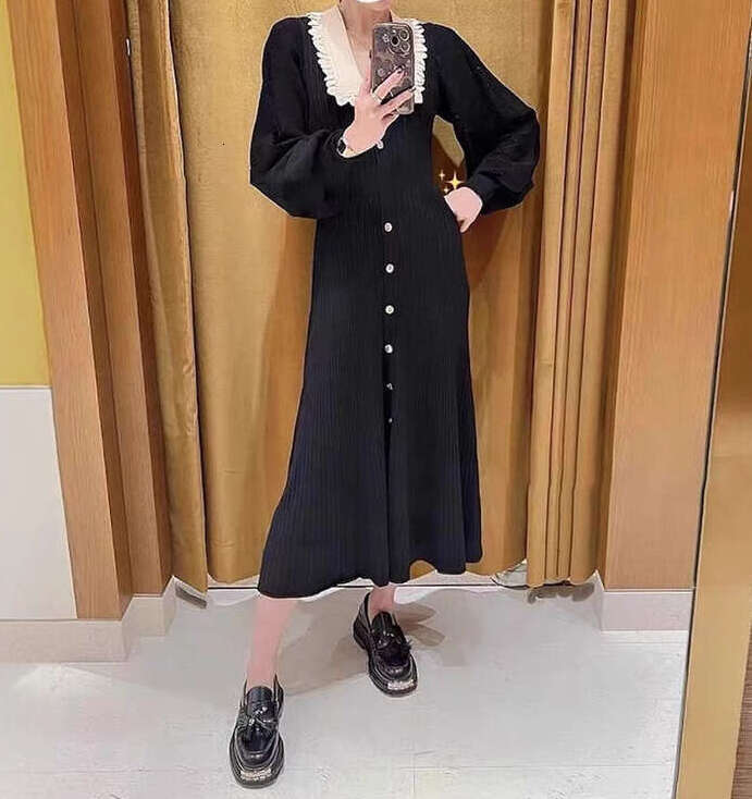 2026 Autumn/Winter New Designer Puff Lace Collar Knitted Long Sleeve Black Dress