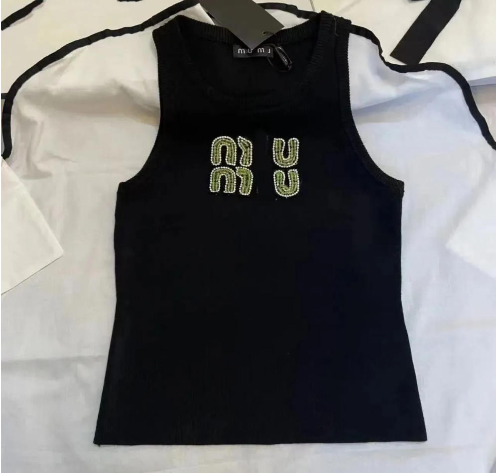 Designer Women's Luxury Tanks Camis Tank Top Lowe Clothes Knits Designer Embroidery Knitted Vest Sleeveless Breathable Cropped Tops 100% Cottons 