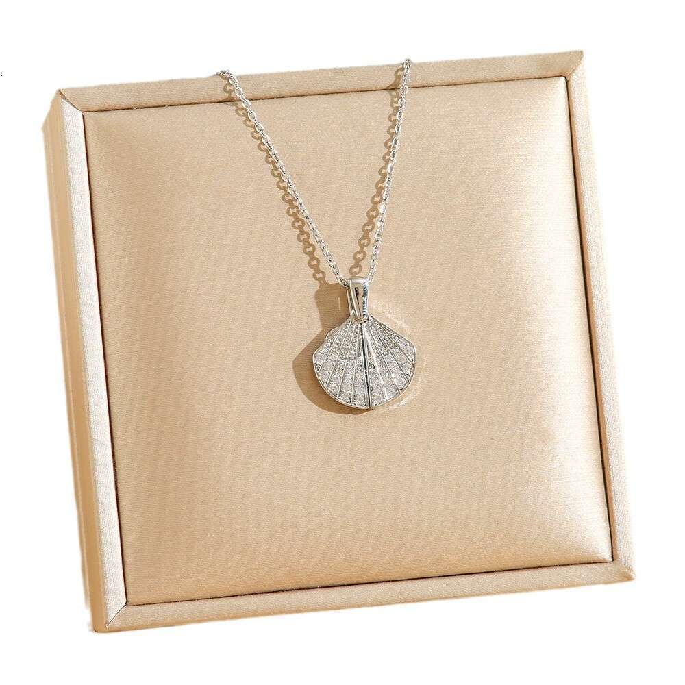 Micro-Inlaid Full Diamond Openable Shell Titanium Steel Necklace Heart-Shaped Clavicle Chain