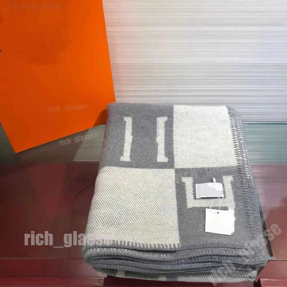 H Letter Cashmere Designer Soft Scarf pashmina shawl Portable Warm Plaid Sofa Bed Wool Knit Blanket 140-170Cm scarves silk
