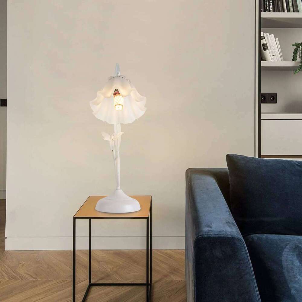 Flower Shaped Desk White Glass Lampshade Bedside Lamp for Coffee Table Decorative Lighting H260225