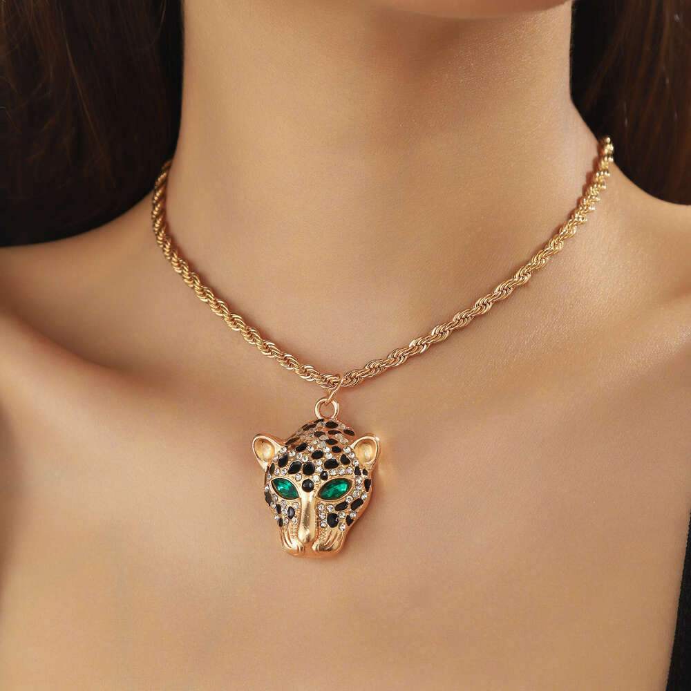 Shiny Cheetah Rhinestone Inlaid Pendant Punk Style Creative Leopard Head Necklace