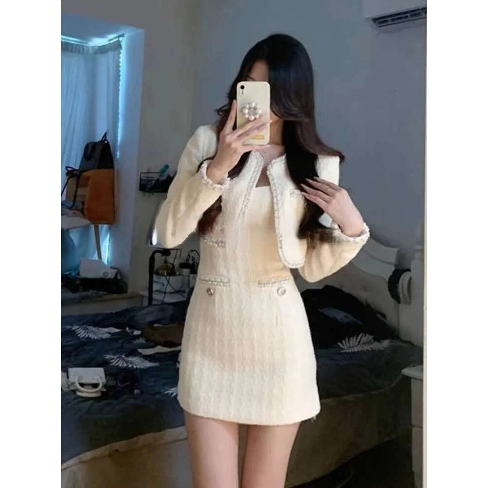 French white retro two-piece set for women's designer ultra-thin party dress, short coat, elegant belt