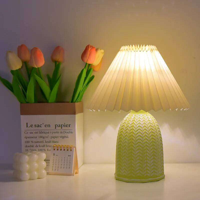Creative Nordic Pleated Retro Desk Ceramic Bedroom Study Bedside Lamp Premium Ins Decorative Ambient Night Light H260225