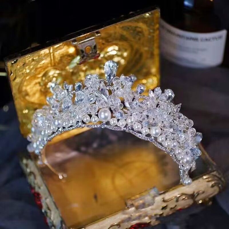 Princess Crown Tiara Bride Hair Accessories Wedding Dress White Veil with Headpiece Sweet and Shiny Wedding Accessories 250630