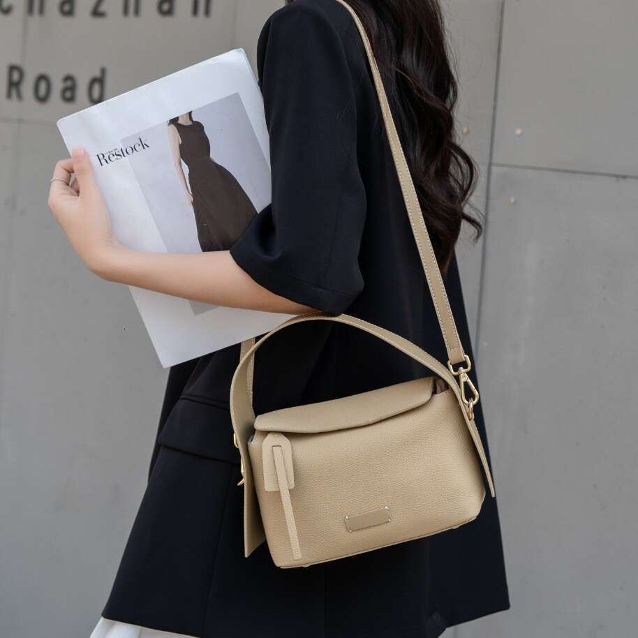 Luxury Shoulder Bags Totes Spring New Cross Border Genuine Leather Ear Hanging Eaves Bag Large Capacity Women S High End Crossbody Handbag SENYY