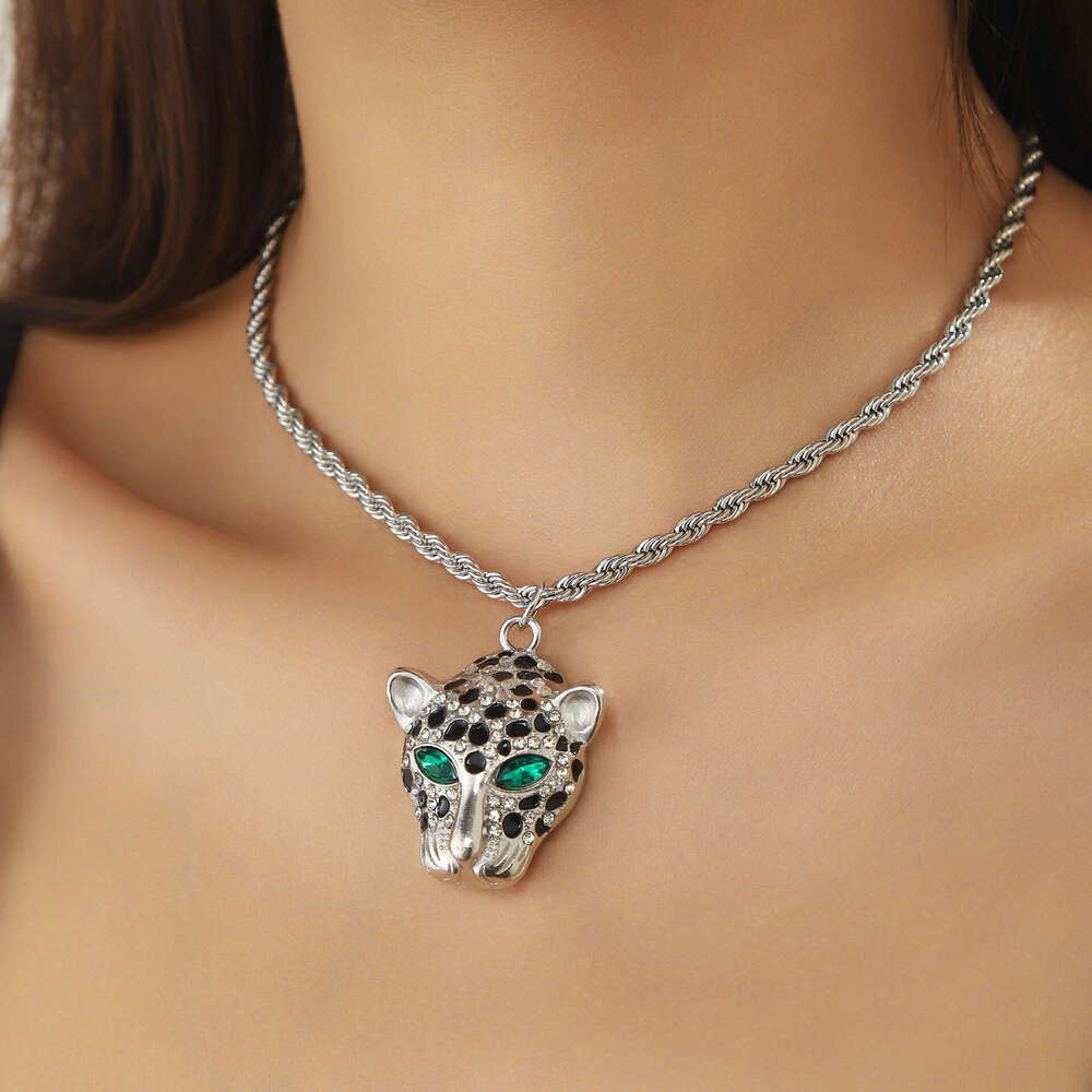 Shiny Cheetah Rhinestone Inlaid Pendant Punk Style Creative Leopard Head Necklace