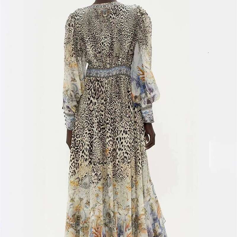 2026 autumn European and American niche fashion brands social celebrities sexy V-neck unique leopard print flowing long skirt
