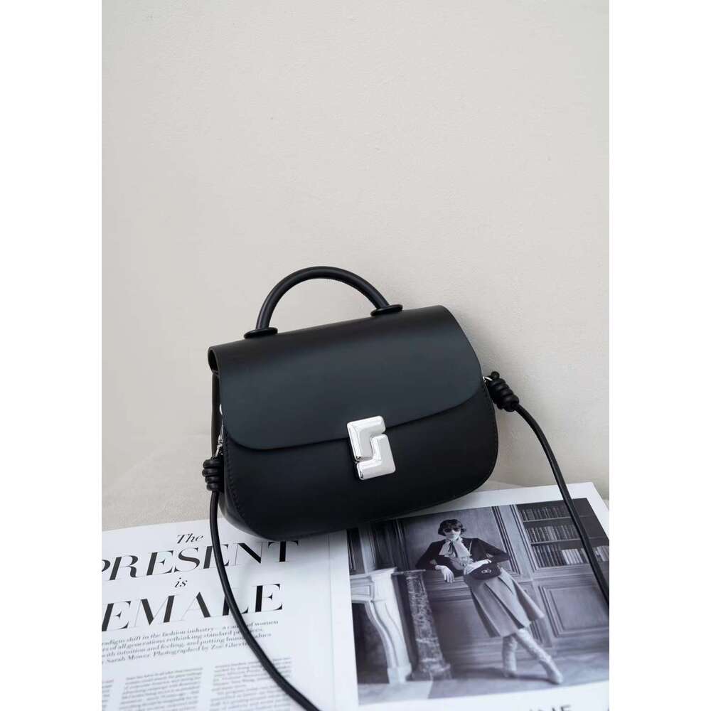 Luxury Shoulder Bags Totes Genuine Leather Women S Vintage Saddle Fashionable Small Round High End Exquisite Bag Classic Trendy Versatile Crossbody SE